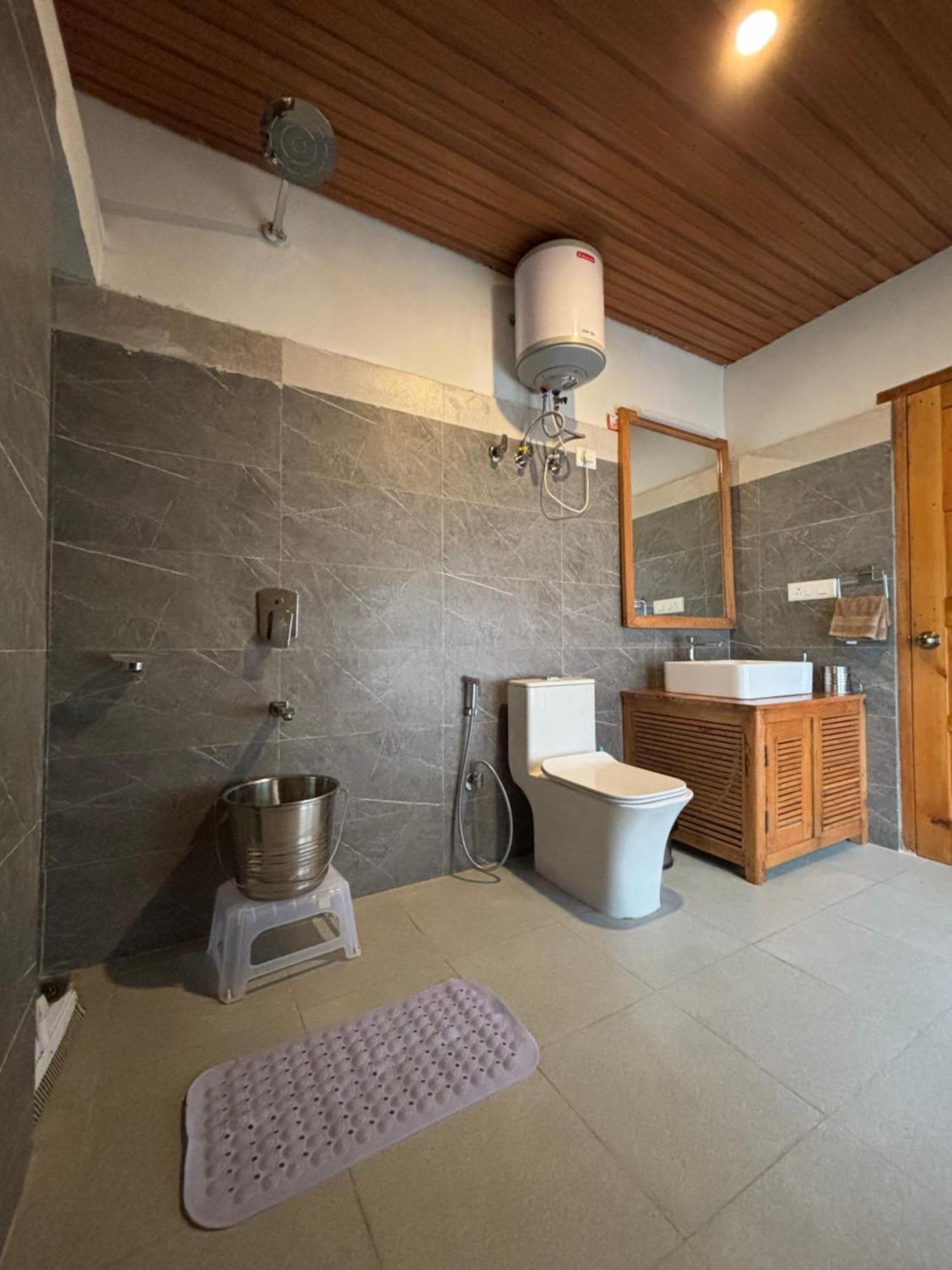 Toshim Homestay Sangla Екстер'єр фото